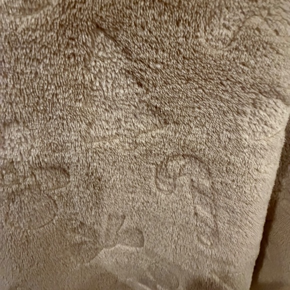 Wound Up Juniors Christmas Icon Tan Fleece Pullover, Size XL - Picture 8 of 14